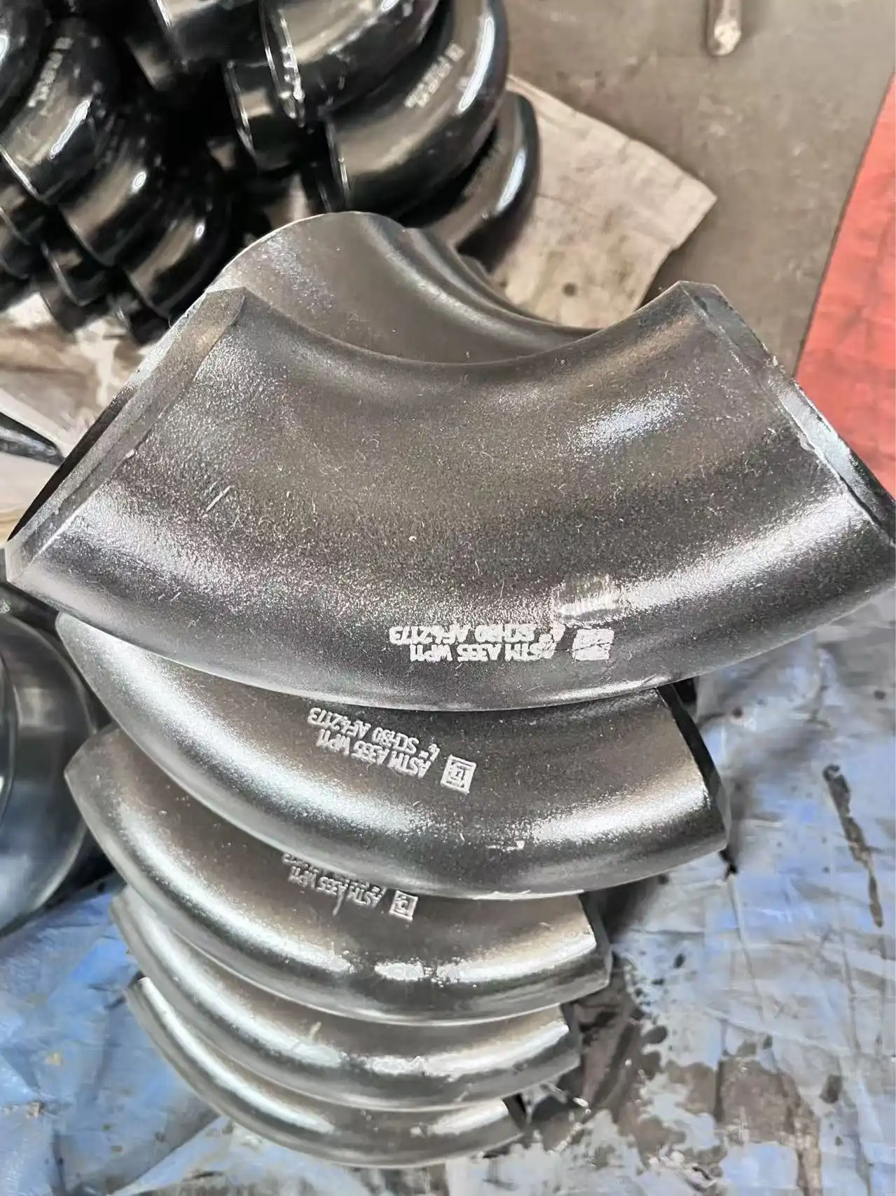 Carbon Steel Elbows vs Cast Iron Elbows: Which to Use and When?
