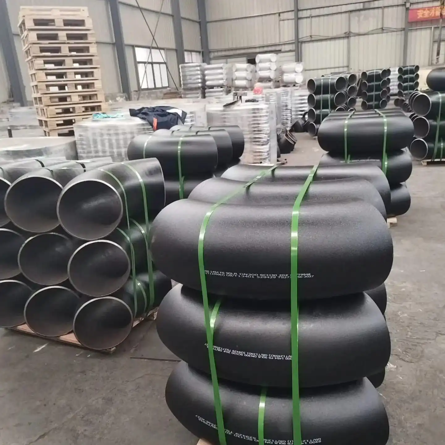 Carbon Steel Elbow vs Stainless Steel Elbow for Oil & Gas: Which Performs Better